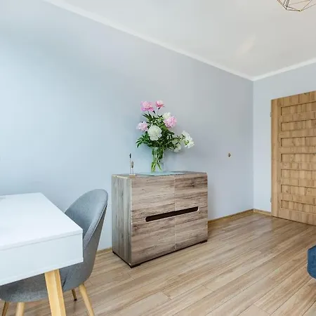 Serene Apartment In The City Center - By Upstairs Kraków Zewnętrze zdjęcie