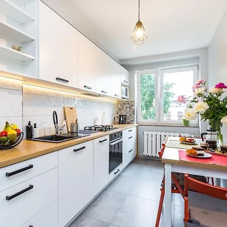 Serene Apartment In The City Center - By Upstairs Kraków Zewnętrze zdjęcie