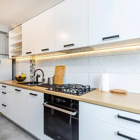 Serene Apartment In The City Center - By Upstairs Kraków Zewnętrze zdjęcie