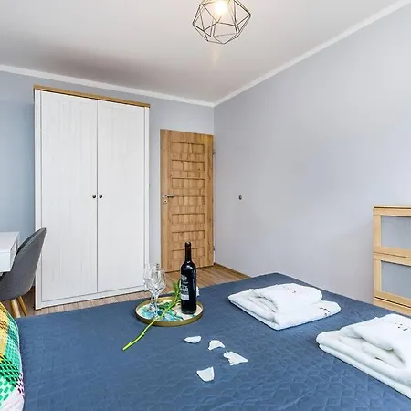 Serene Apartment In The City Center - By Upstairs Kraków Zewnętrze zdjęcie